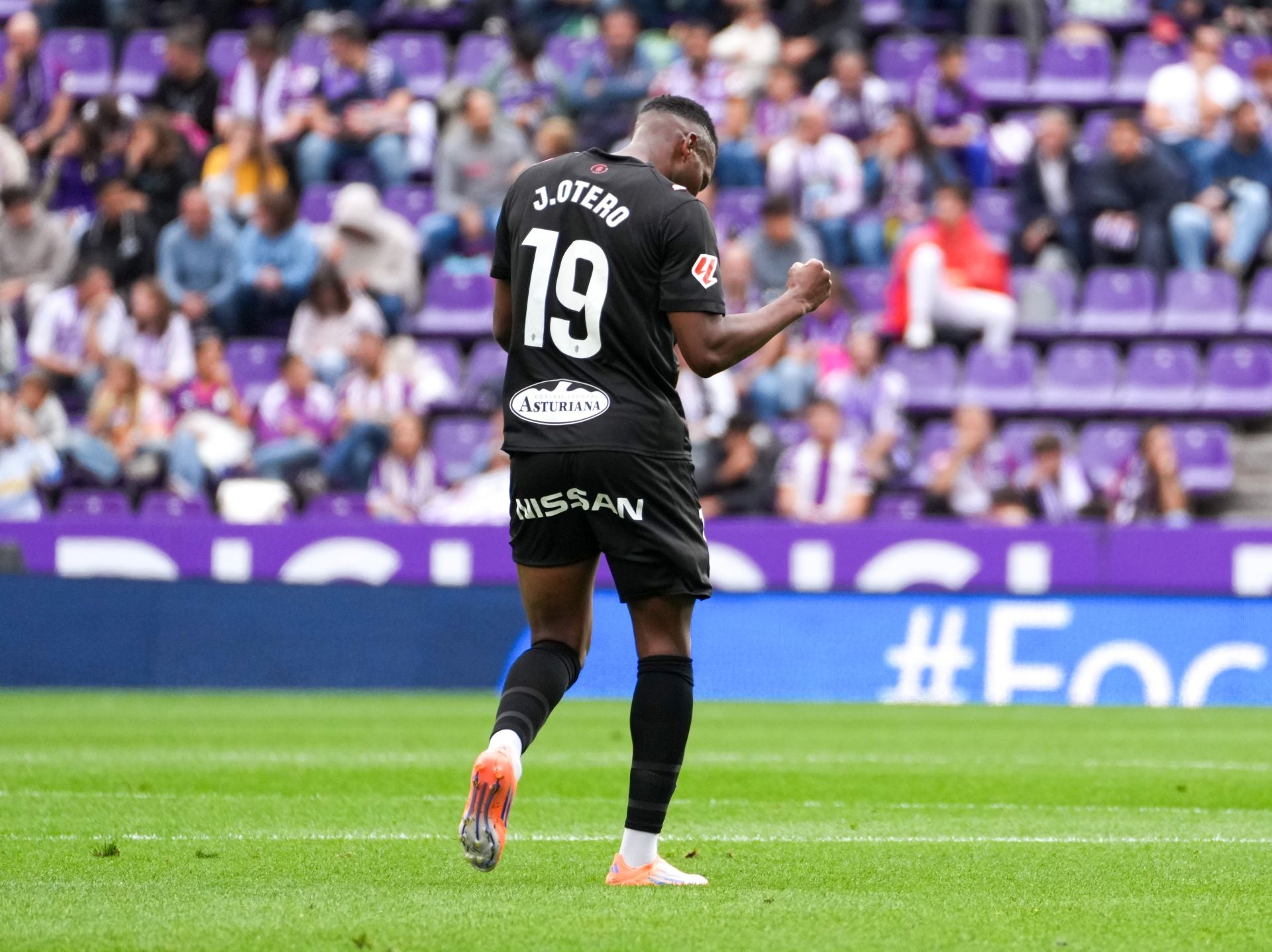 Las mejores jugadas del Real Valladolid-Sporting de Gijón, en imágenes