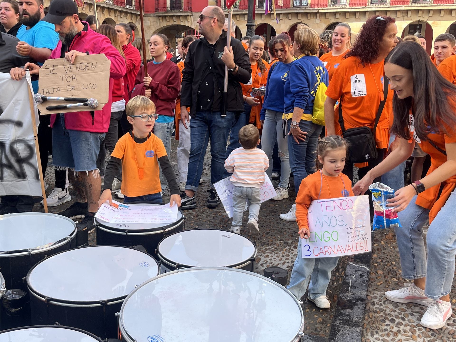 Protesta de las charangas de Gijón: «No hay carnaval si no podemos ensayar»