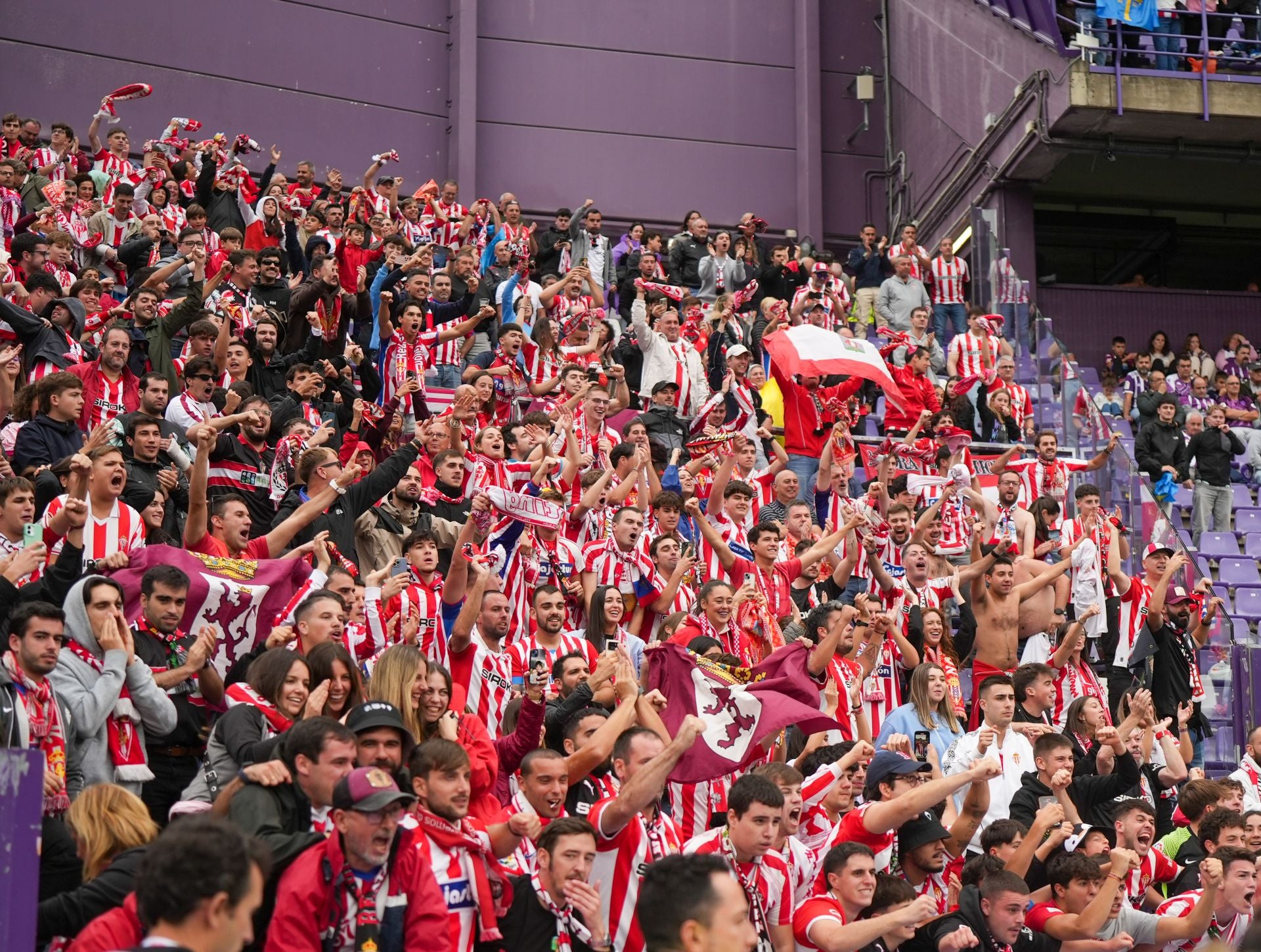 Las mejores jugadas del Real Valladolid-Sporting de Gijón, en imágenes