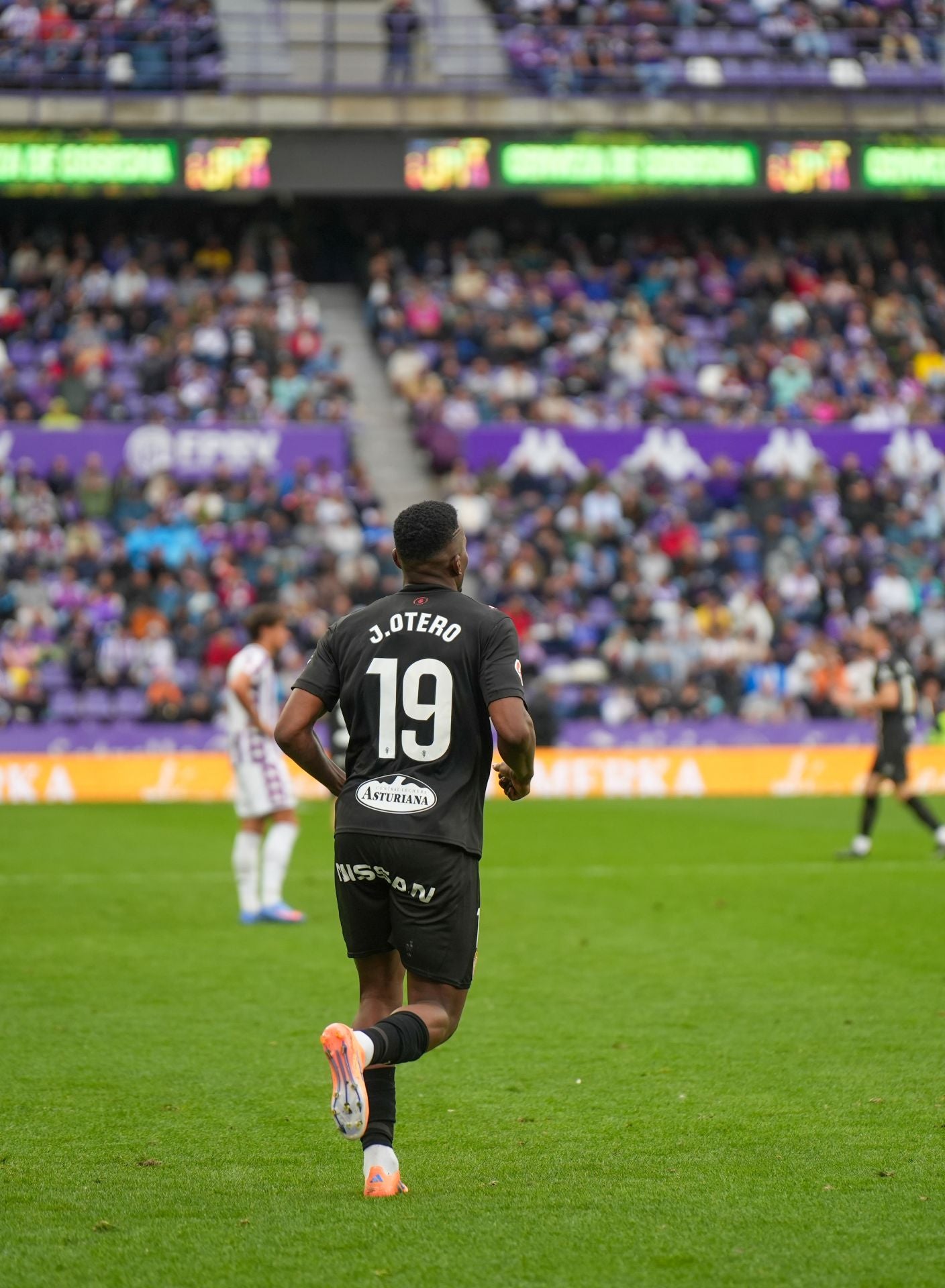 Las mejores jugadas del Real Valladolid-Sporting de Gijón, en imágenes