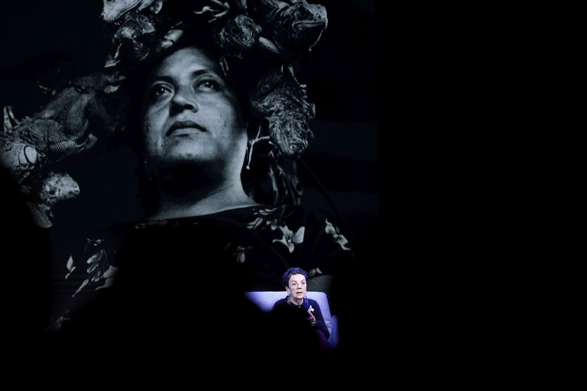 Encuentro de Graciela Iturbide con el público en la Fábrica de Armas de La Vega