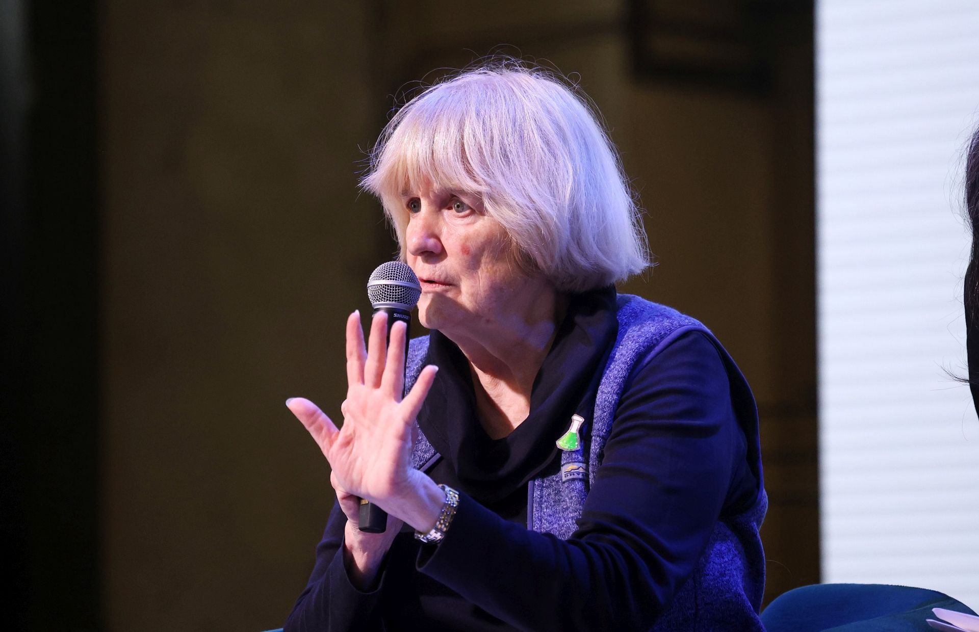 «¡Cuánto piensan estos niños!»: así fue el encuentro de Mary-Claire King con escolares asturianos