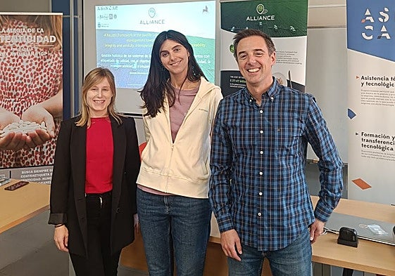 Noemí Quintanal, Ana González de Sela y Armando Menéndez.