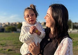 Inma Menor y su madre Cristina Arias.