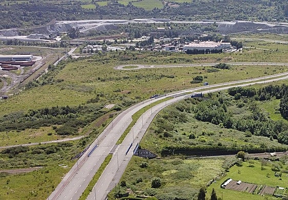 Superficie de la ZALIA, en Gijón, espacio que visitó una delegación de BYD.