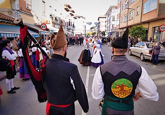 Festival Folclórico de Posada de Llanes en una pasada edición.
