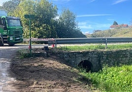 Instalación de uno de los hidrantes en El Regatón, Quintueles