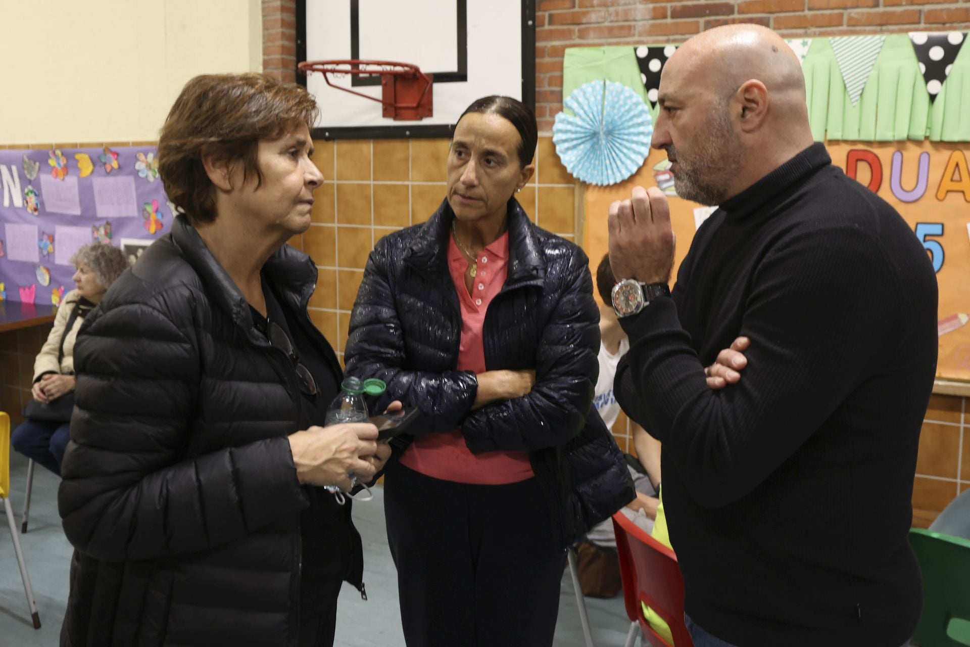 Vecinos desalojados y olor a quemado en todo Gijón: las imágenes del fuego en el Monte Areo