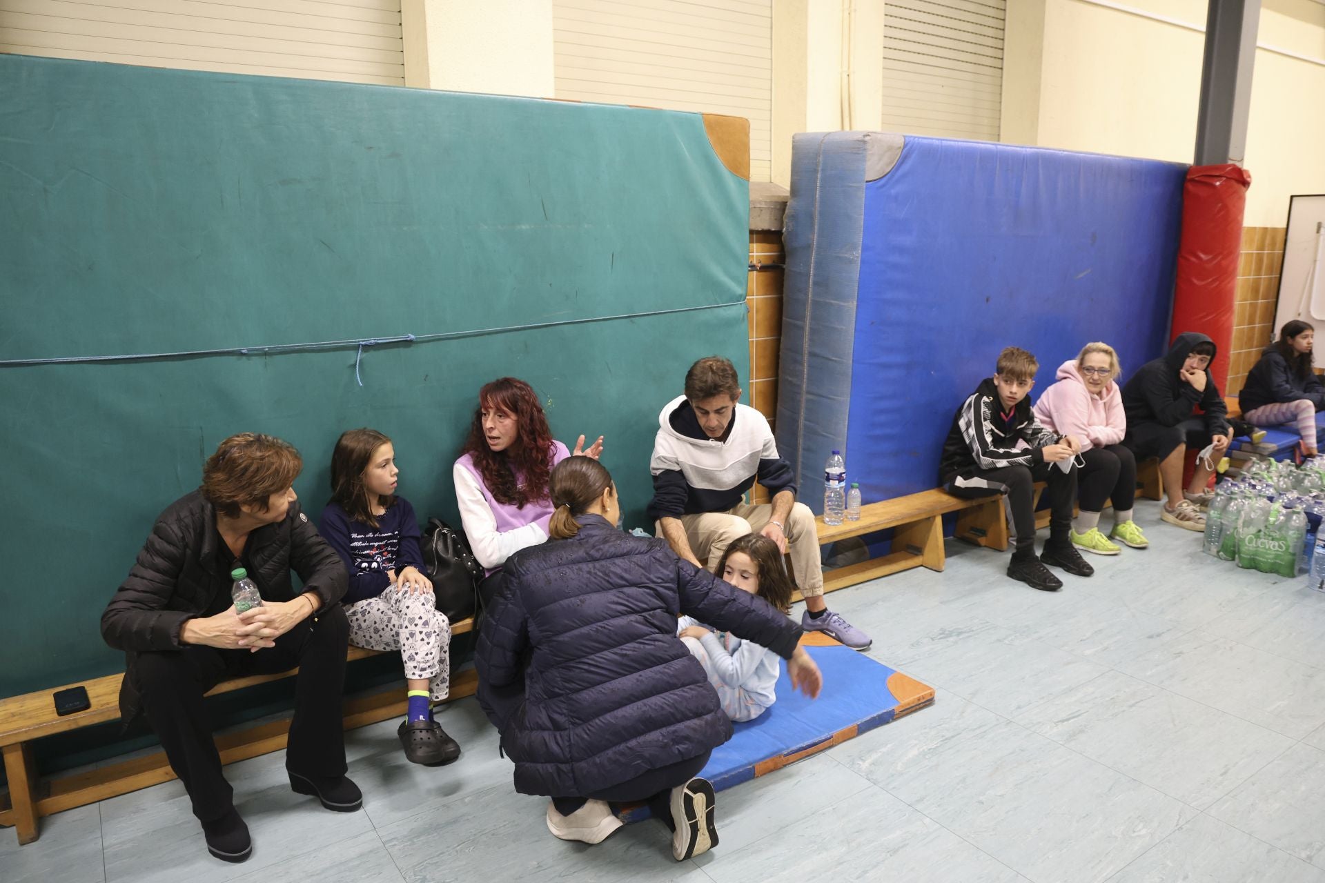 Vecinos desalojados y olor a quemado en todo Gijón: las imágenes del fuego en el Monte Areo