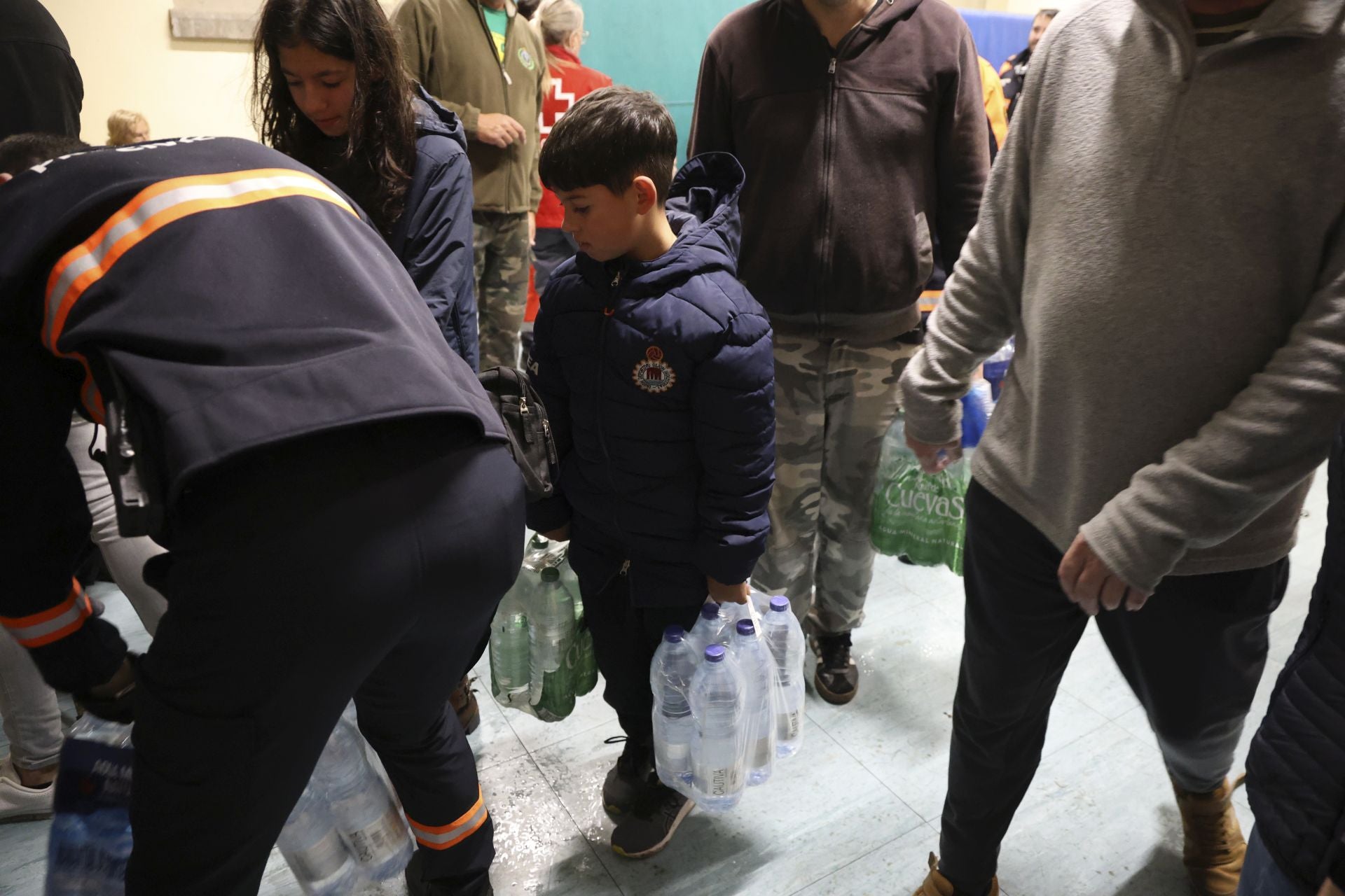 Vecinos desalojados y olor a quemado en todo Gijón: las imágenes del fuego en el Monte Areo