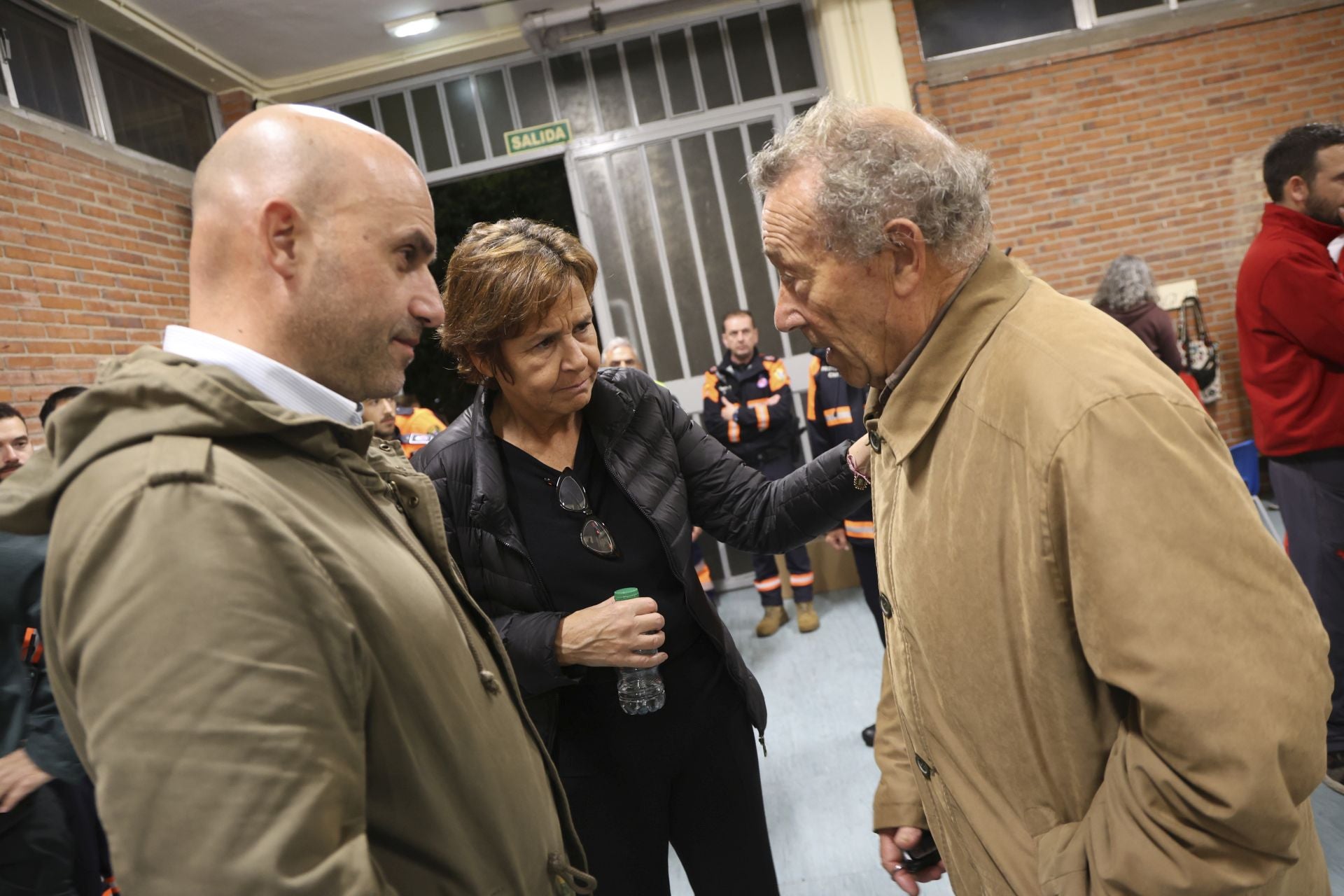 Vecinos desalojados y olor a quemado en todo Gijón: las imágenes del fuego en el Monte Areo