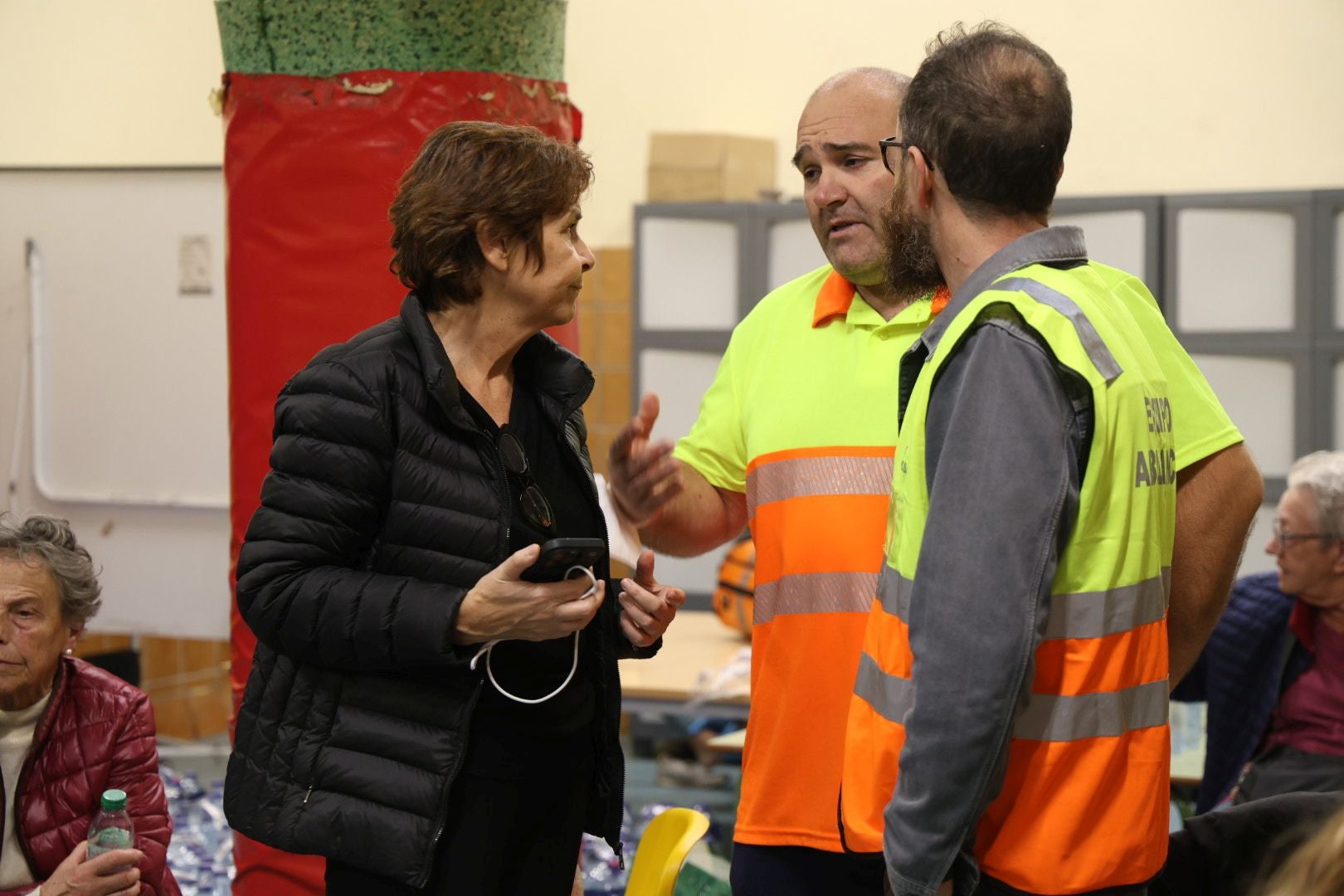Vecinos desalojados y olor a quemado en todo Gijón: las imágenes del fuego en el Monte Areo