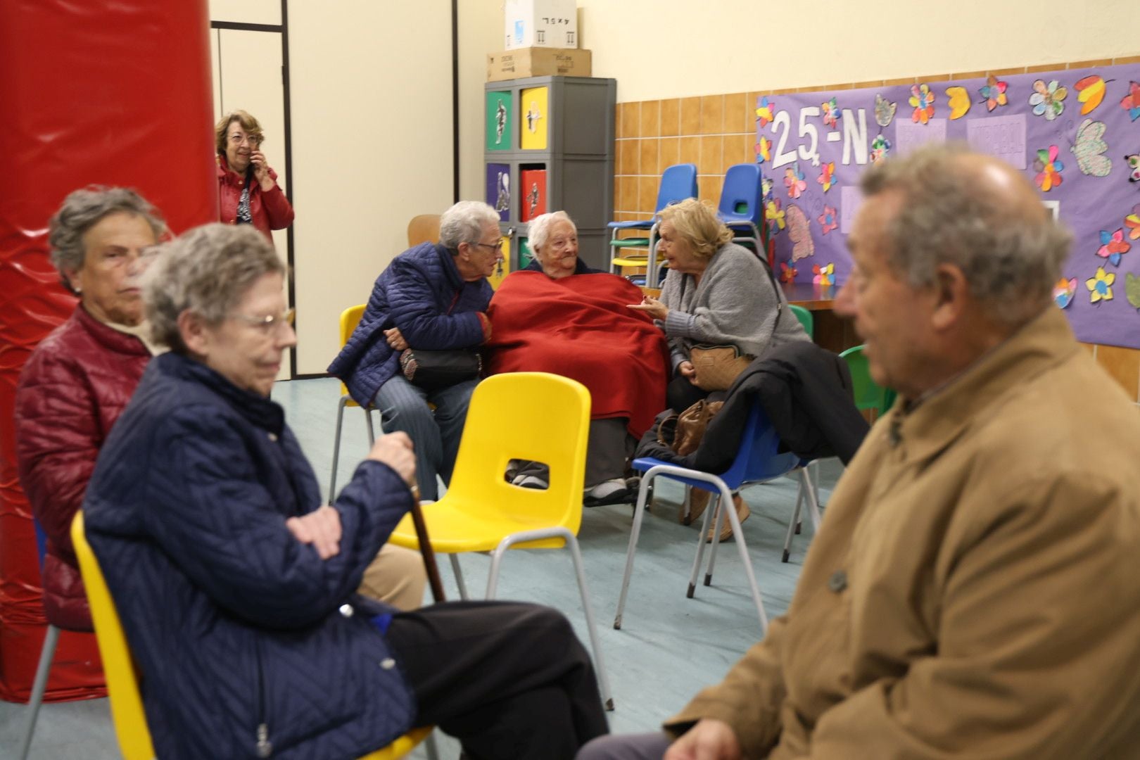 Vecinos desalojados y olor a quemado en todo Gijón: las imágenes del fuego en el Monte Areo