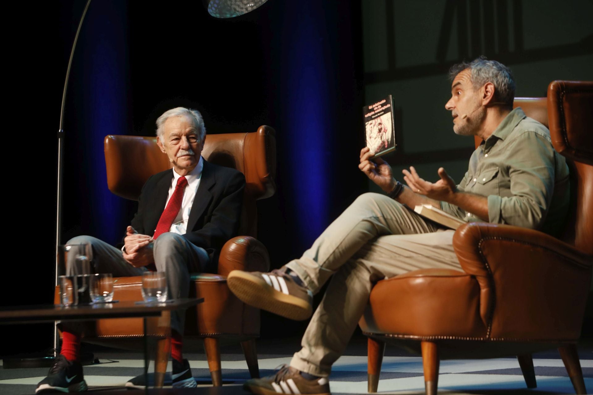 Encuentro con el público de Eduardo Mendoza en el Niemeyer