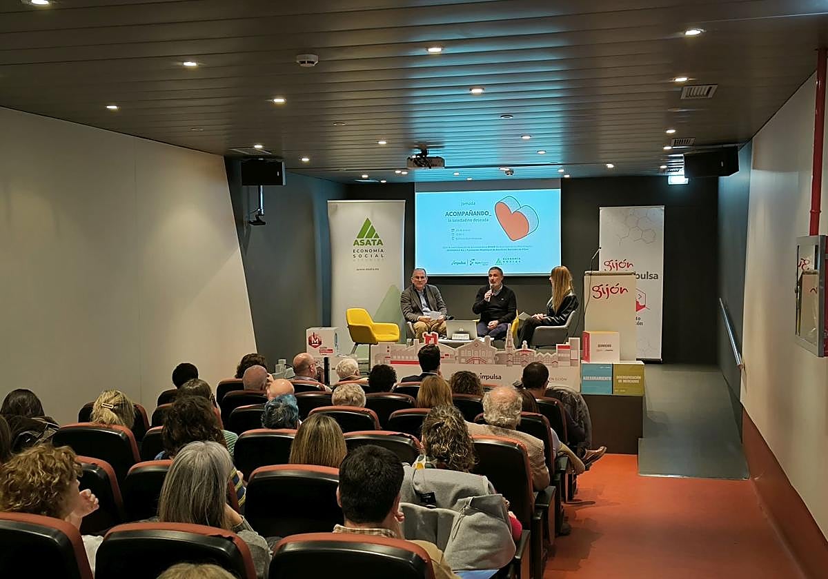 Un momento de jornadas anteriores con la presencia de ASATA y Gijón Impulsa.