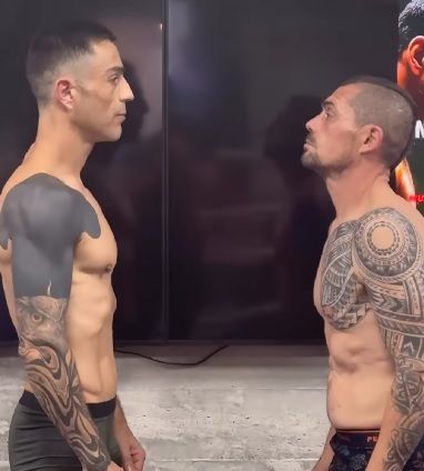 Héctor Brea y Andoni Gago, durante el careo posterior al pesaje, antes de la velada.