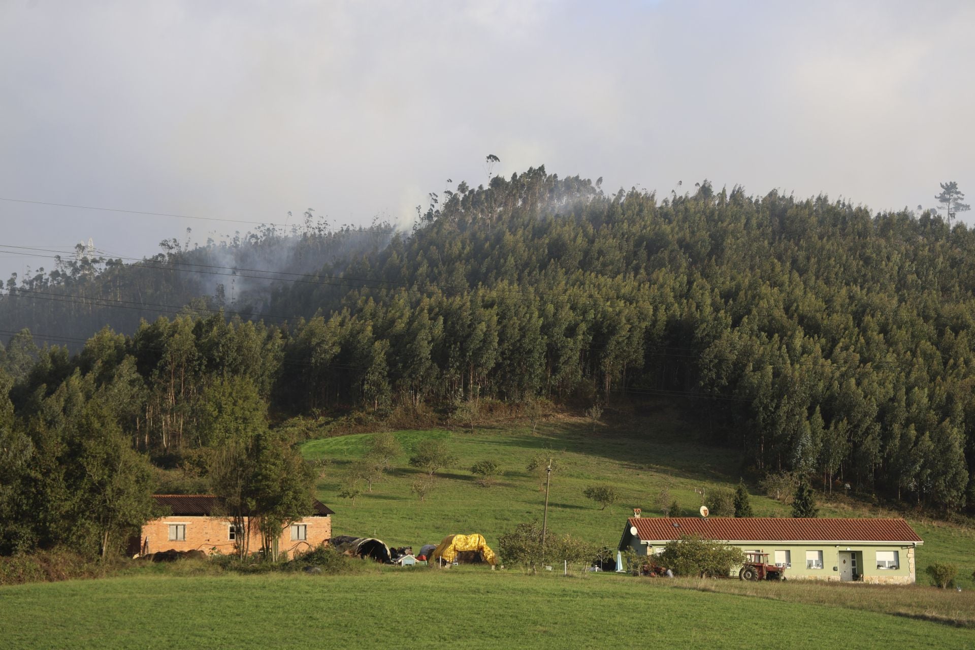 Así amaneció el Monte Areo, en Gijón: las desoladoras imágenes que deja el incendio