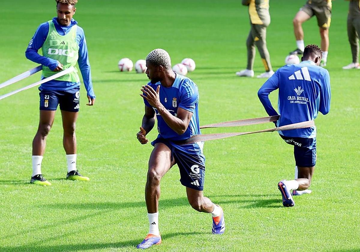 Sibo, en un entrenamiento del Real Oviedo