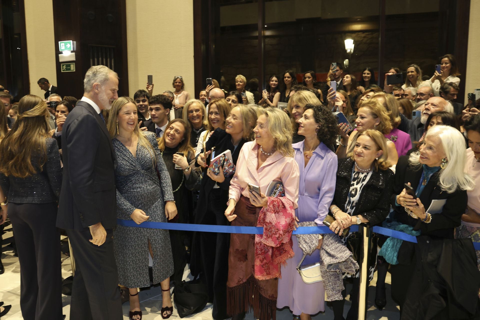 Elegancia y sobriedad en los estilismos de la Familia Real en el concierto de los Premios Princesa