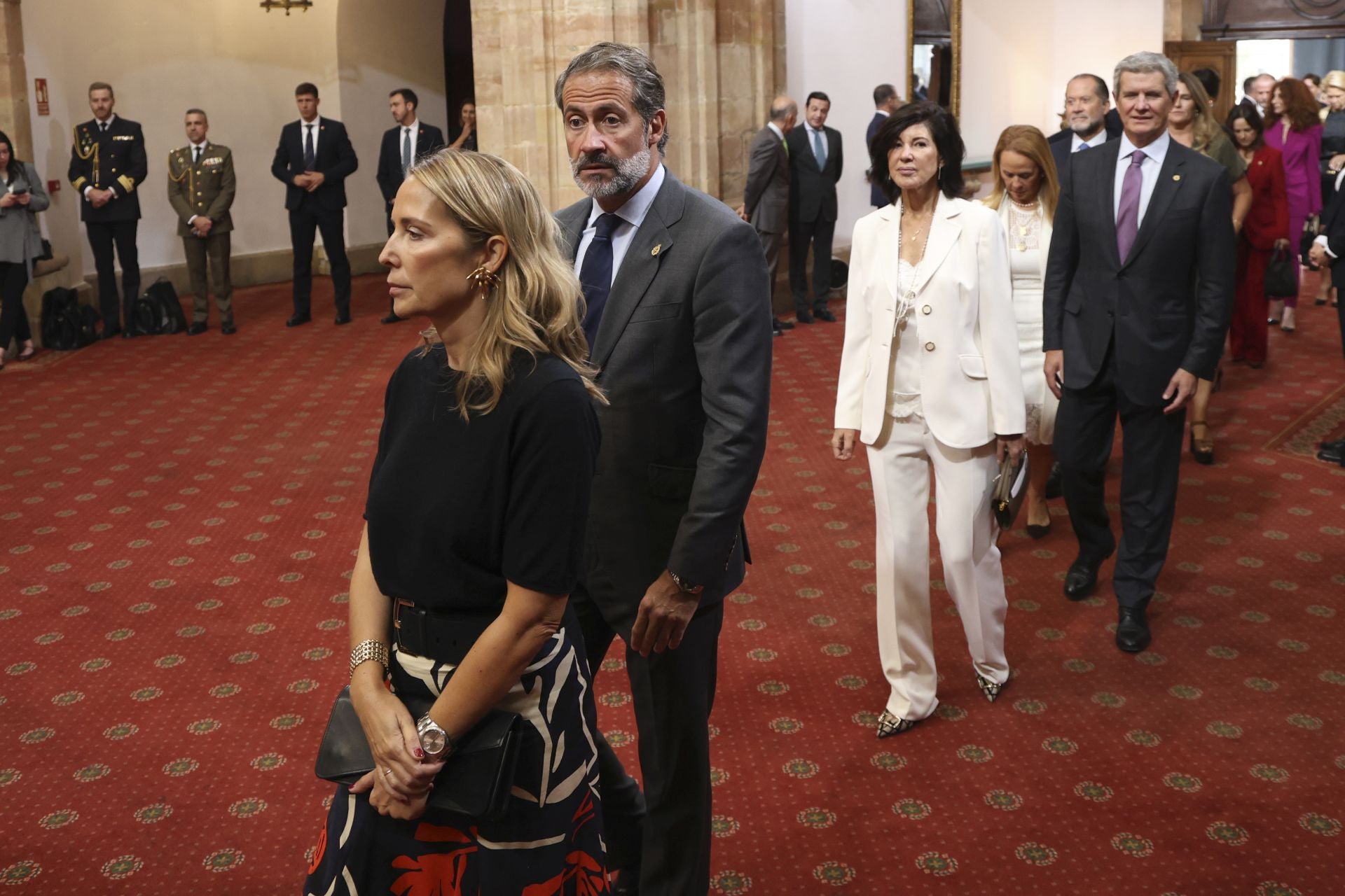 Muchas sonrisas y calurosos saludos en las audiencias de la Familia Real en el Reconquista
