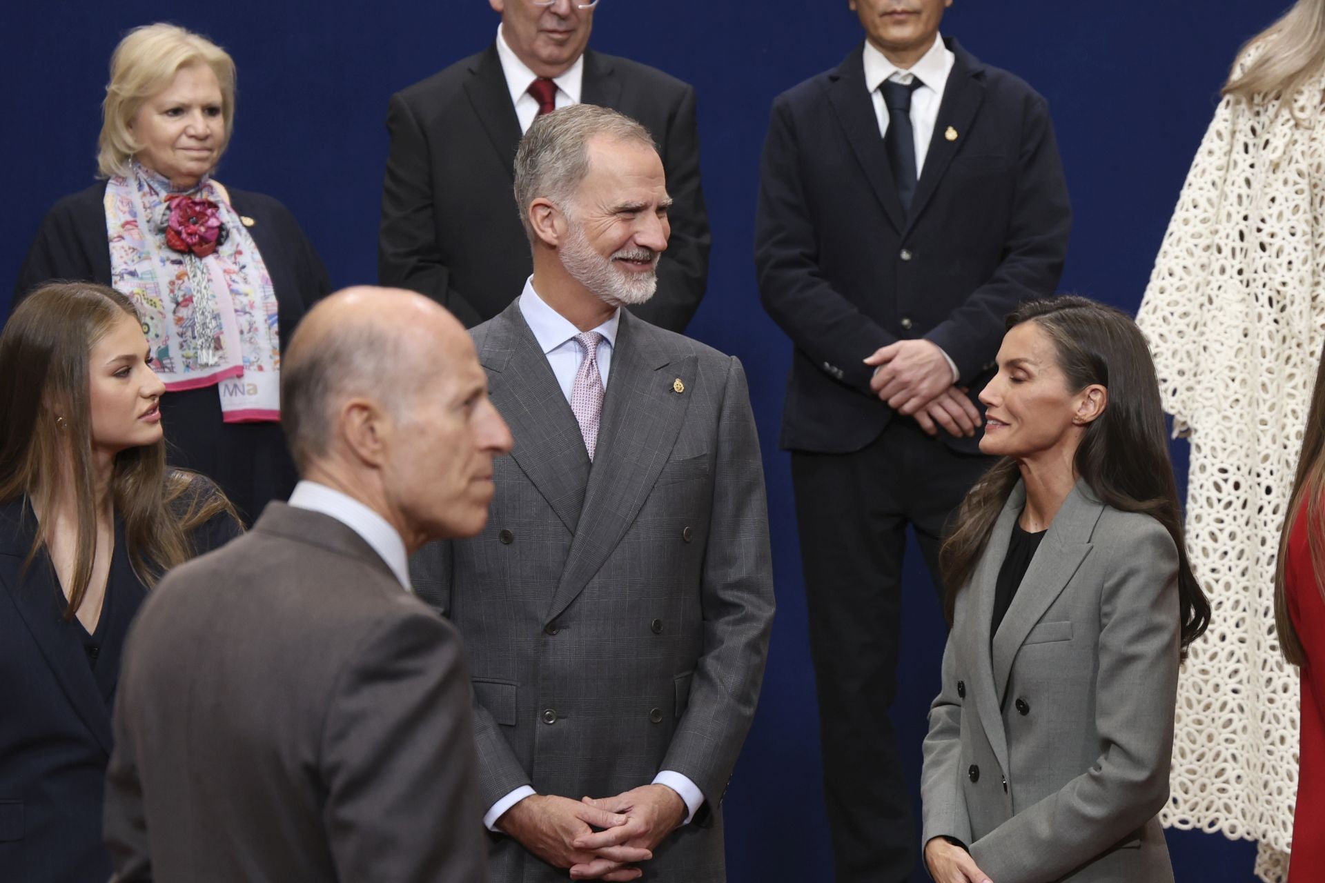 Muchas sonrisas y calurosos saludos en las audiencias de la Familia Real en el Reconquista