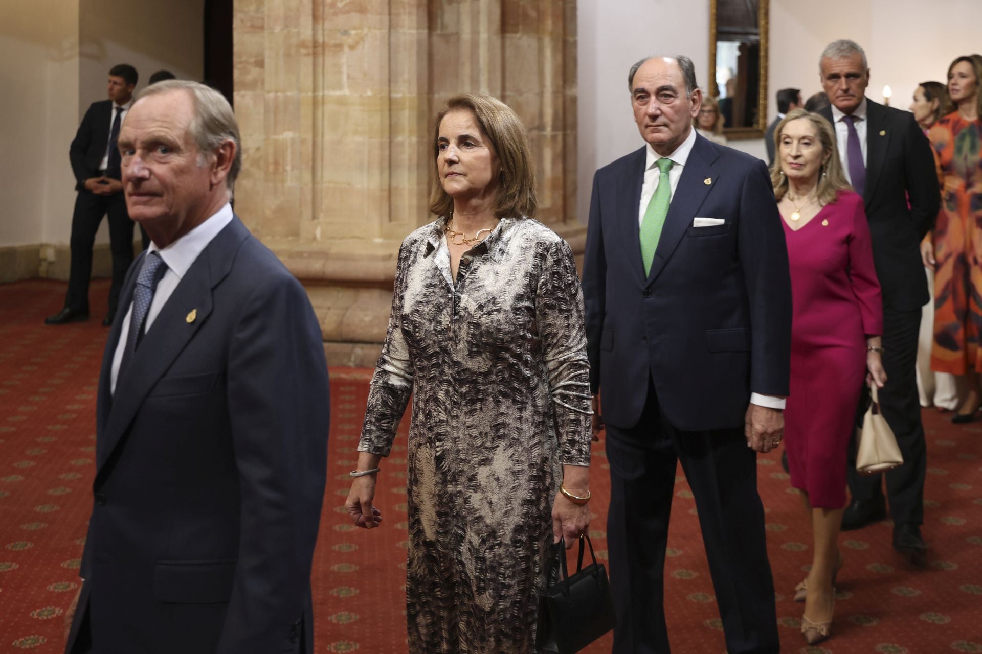Muchas sonrisas y calurosos saludos en las audiencias de la Familia Real en el Reconquista