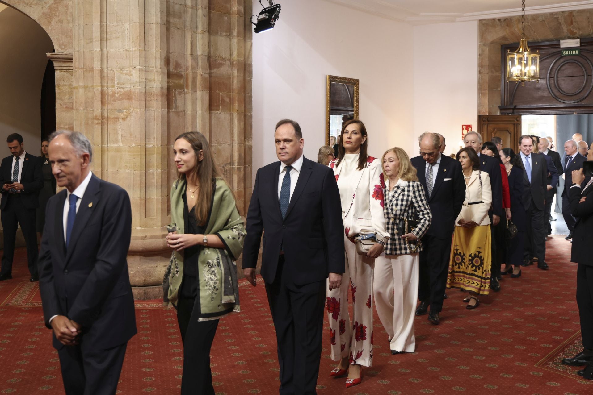Muchas sonrisas y calurosos saludos en las audiencias de la Familia Real en el Reconquista