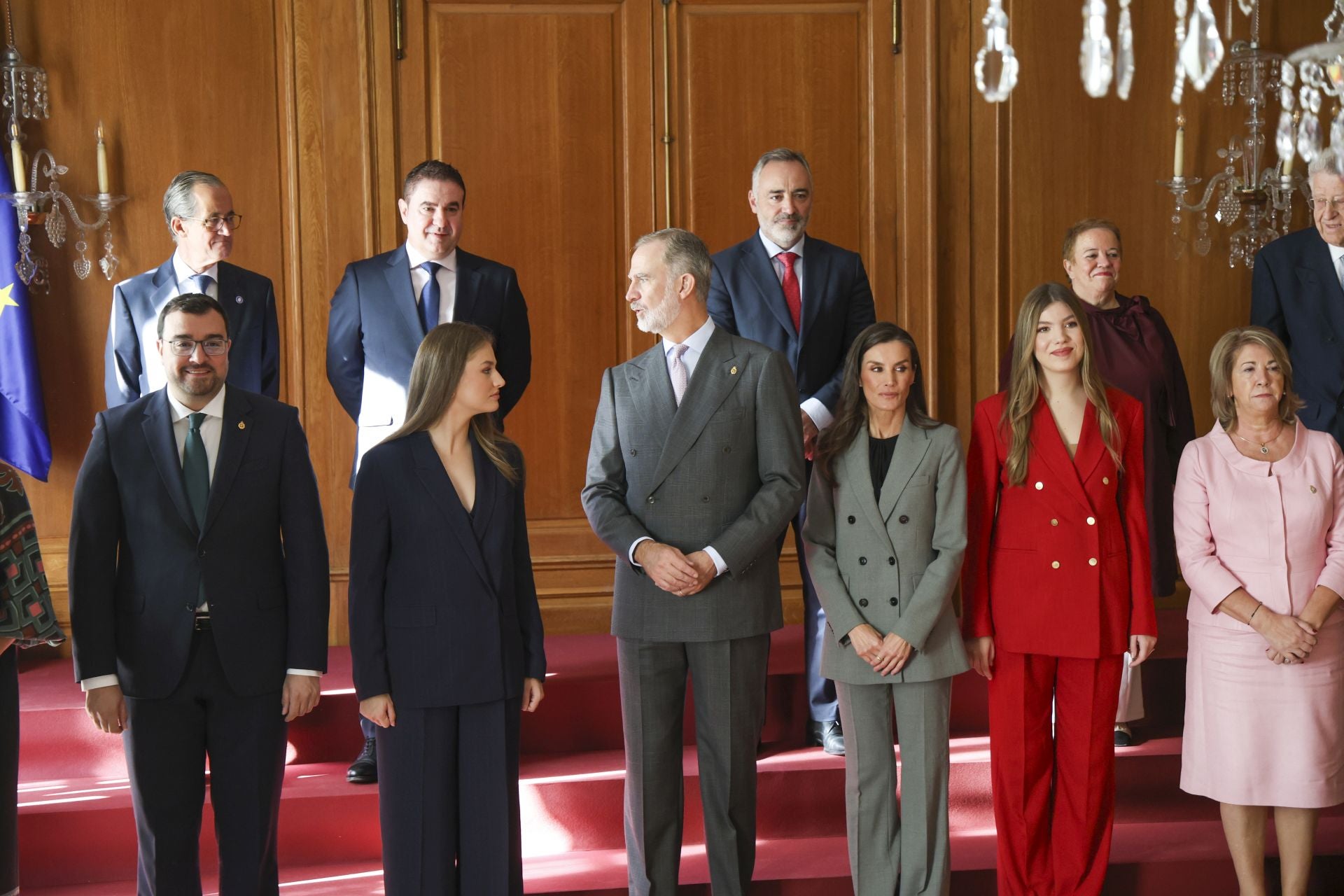 Muchas sonrisas y calurosos saludos en las audiencias de la Familia Real en el Reconquista