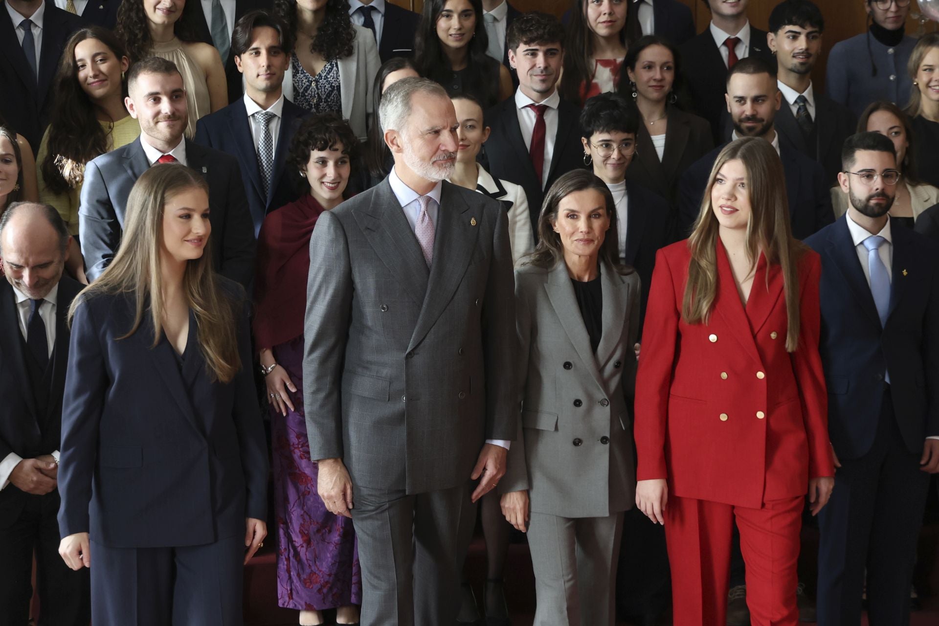 Muchas sonrisas y calurosos saludos en las audiencias de la Familia Real en el Reconquista