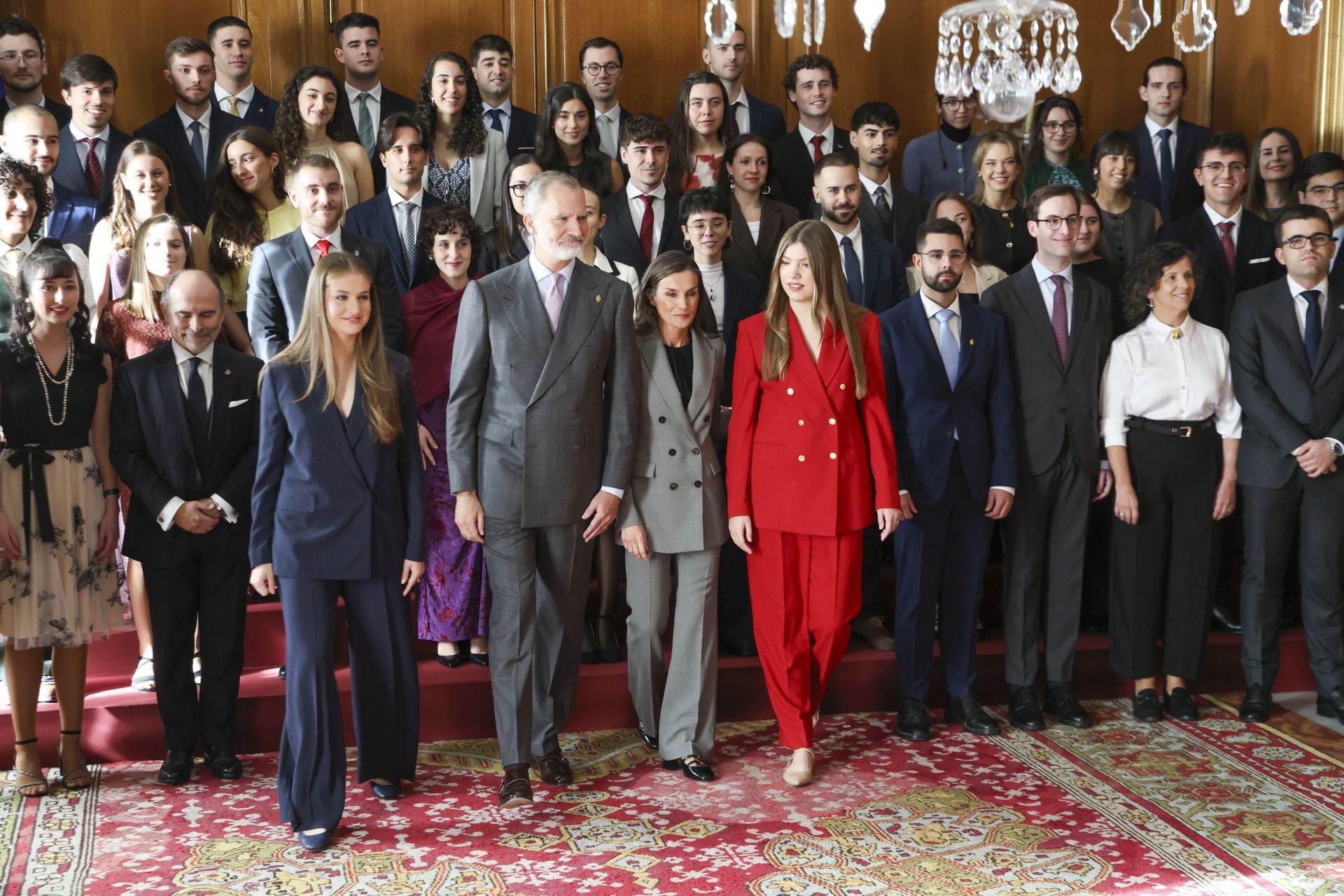 Muchas sonrisas y calurosos saludos en las audiencias de la Familia Real en el Reconquista