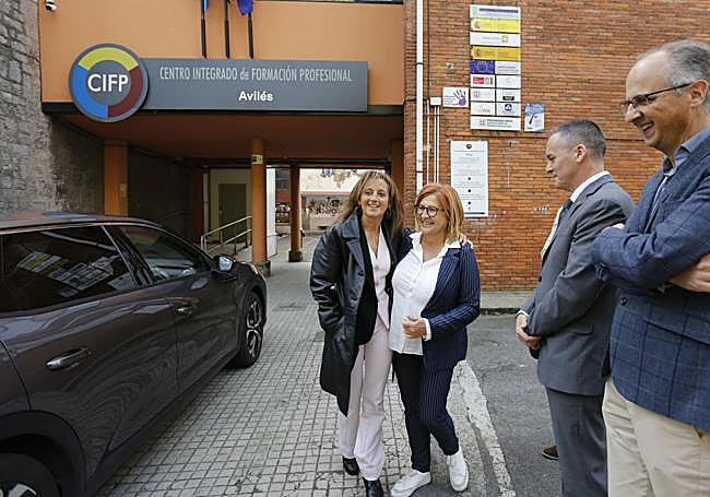 El CIFP Avilés se pone manos a la obra con el robot social 'Higía' | El ...