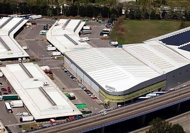 Vista de las oficinas y plataforma logística en Llanera