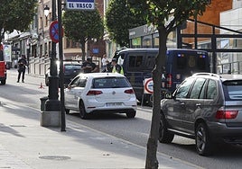 Control de la Policía Nacional en Oviedo en el marco del dispositivo de seguridad de los Premios Princesa de Asturias.
