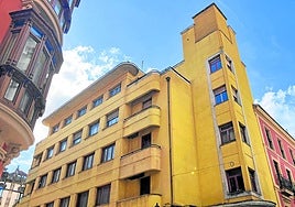 Fachada de la calle Instituto del edificio del Monte de Piedad, que será un nuevo hotel de cuatro estrellas.