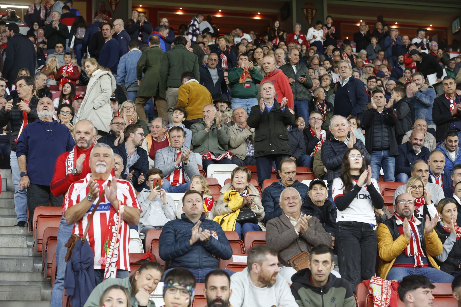 ¿Estuviste en el Sporting - Zaragoza? ¡Búscate!