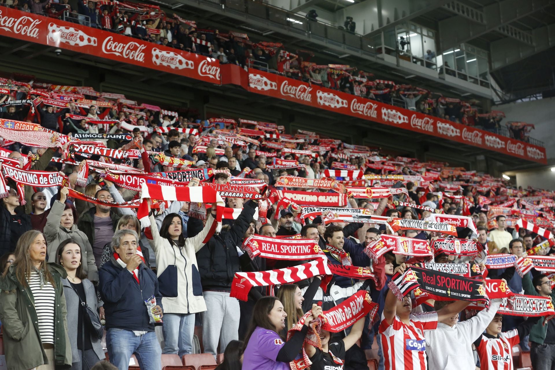 ¿Estuviste en el Sporting - Zaragoza? ¡Búscate!