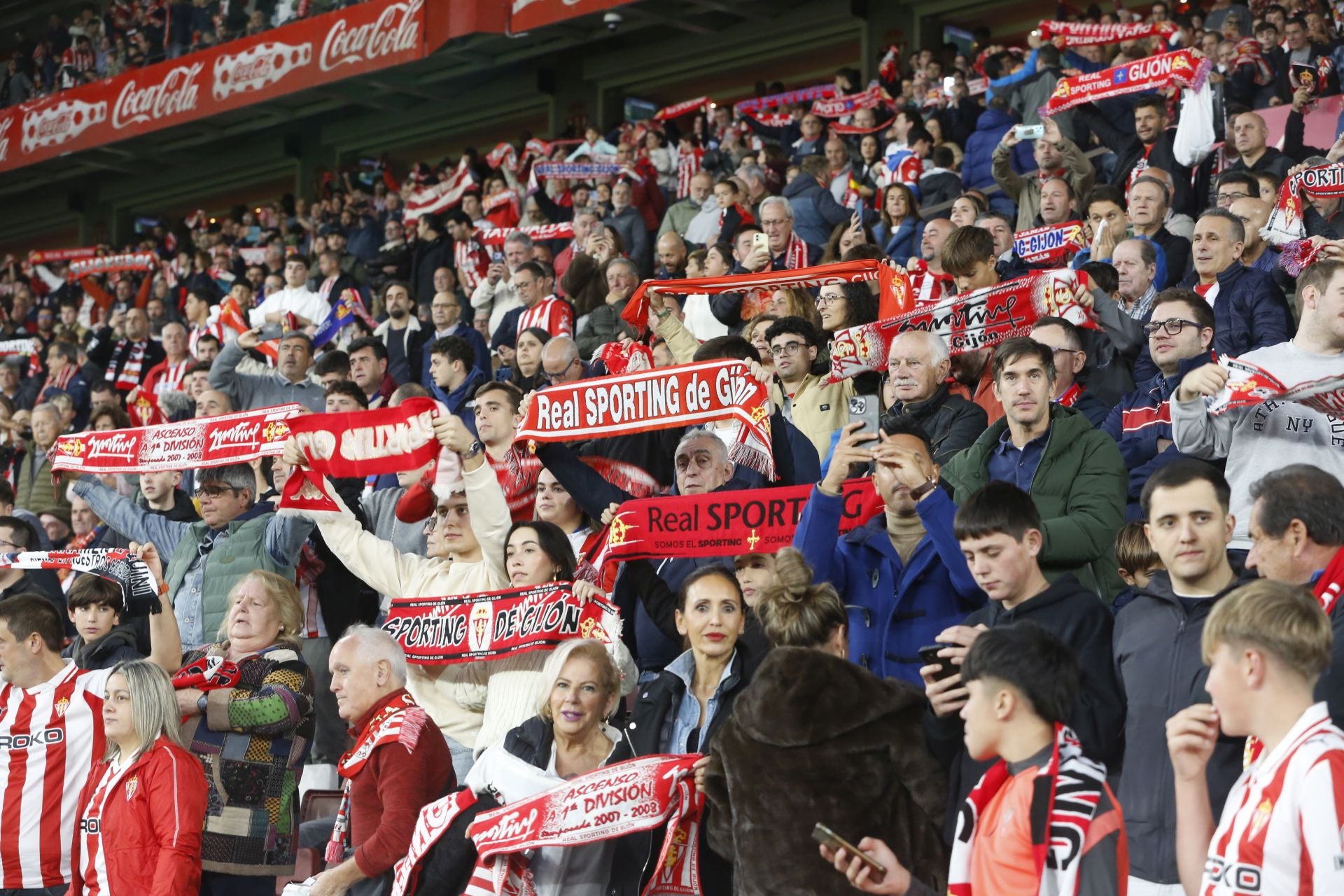 ¿Estuviste en el Sporting - Zaragoza? ¡Búscate!