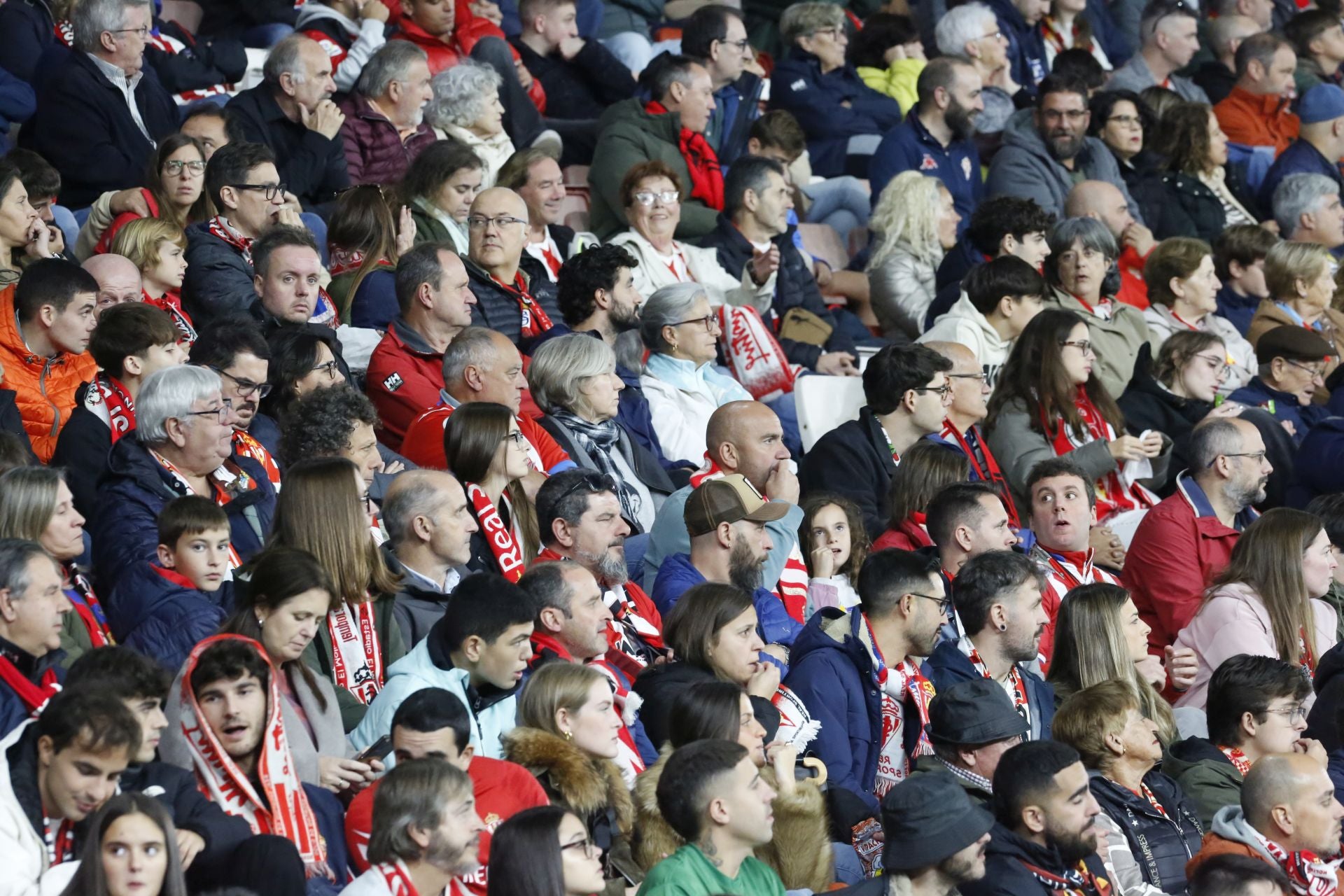 ¿Estuviste en el Sporting - Zaragoza? ¡Búscate!