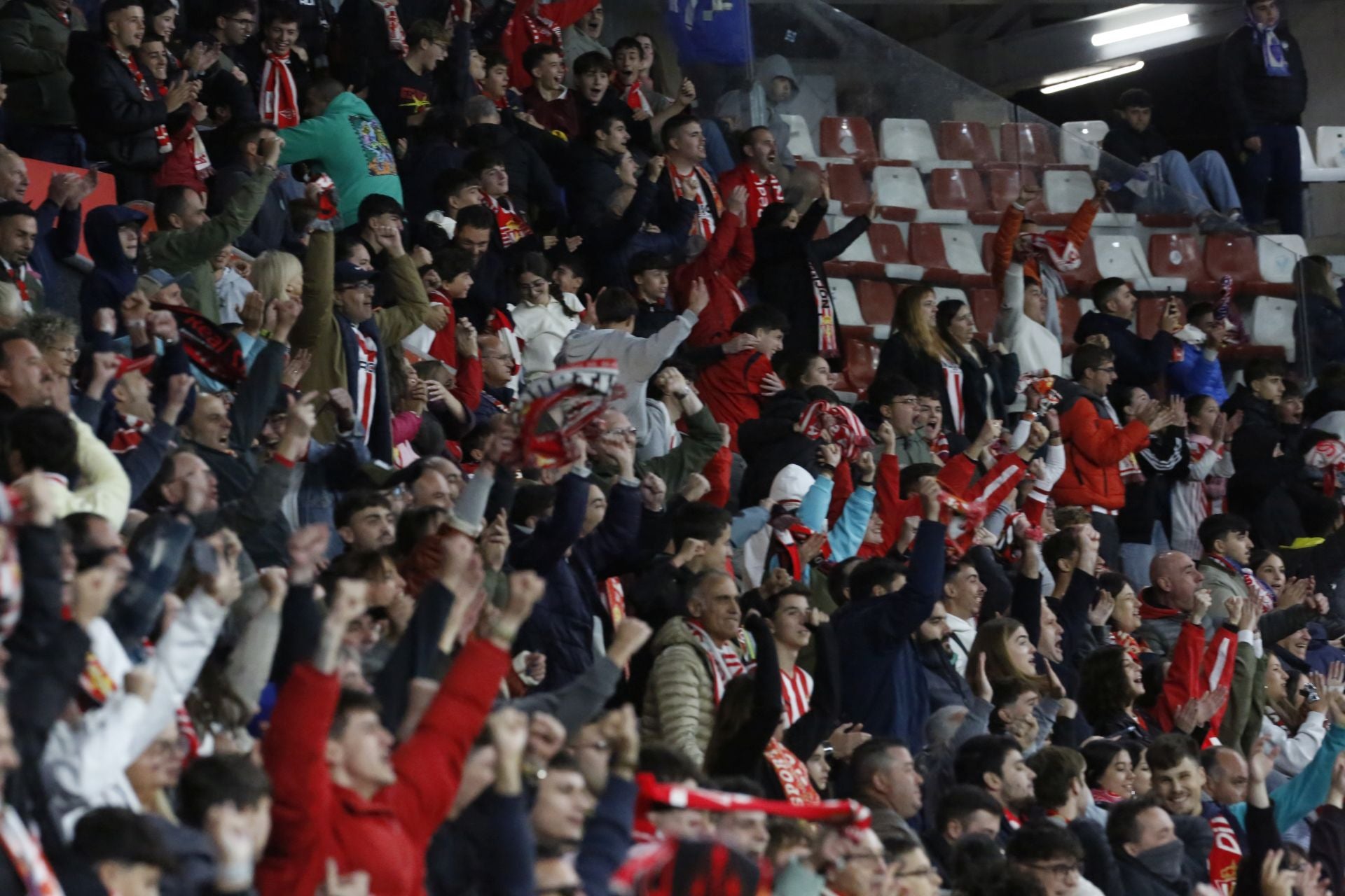 ¿Estuviste en el Sporting - Zaragoza? ¡Búscate!