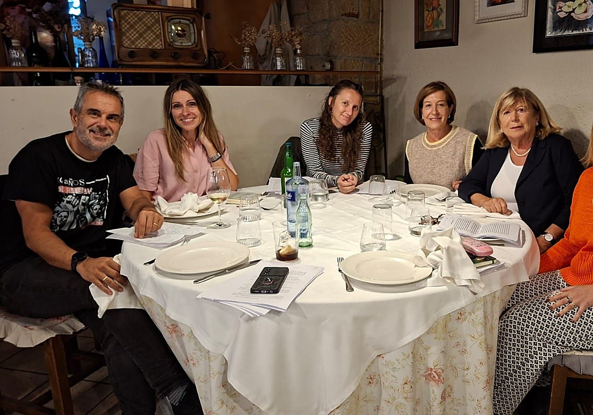 Rafa Gutiérrez, Rosa M. Valle, Carolina Sarmiento, Reyes Ugalde (coordinadora del concurso), Cruz Collado y Marian García.
