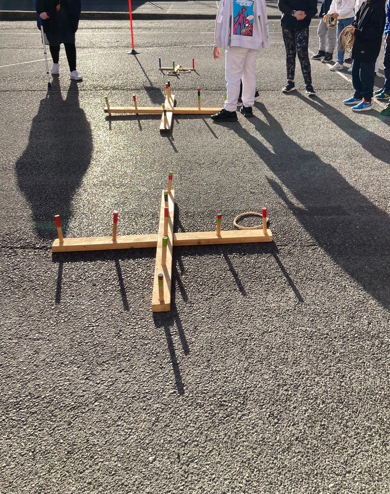 Escanciado, juegos tradicionales y muchas castañas en el colegio Montevil de Gijón