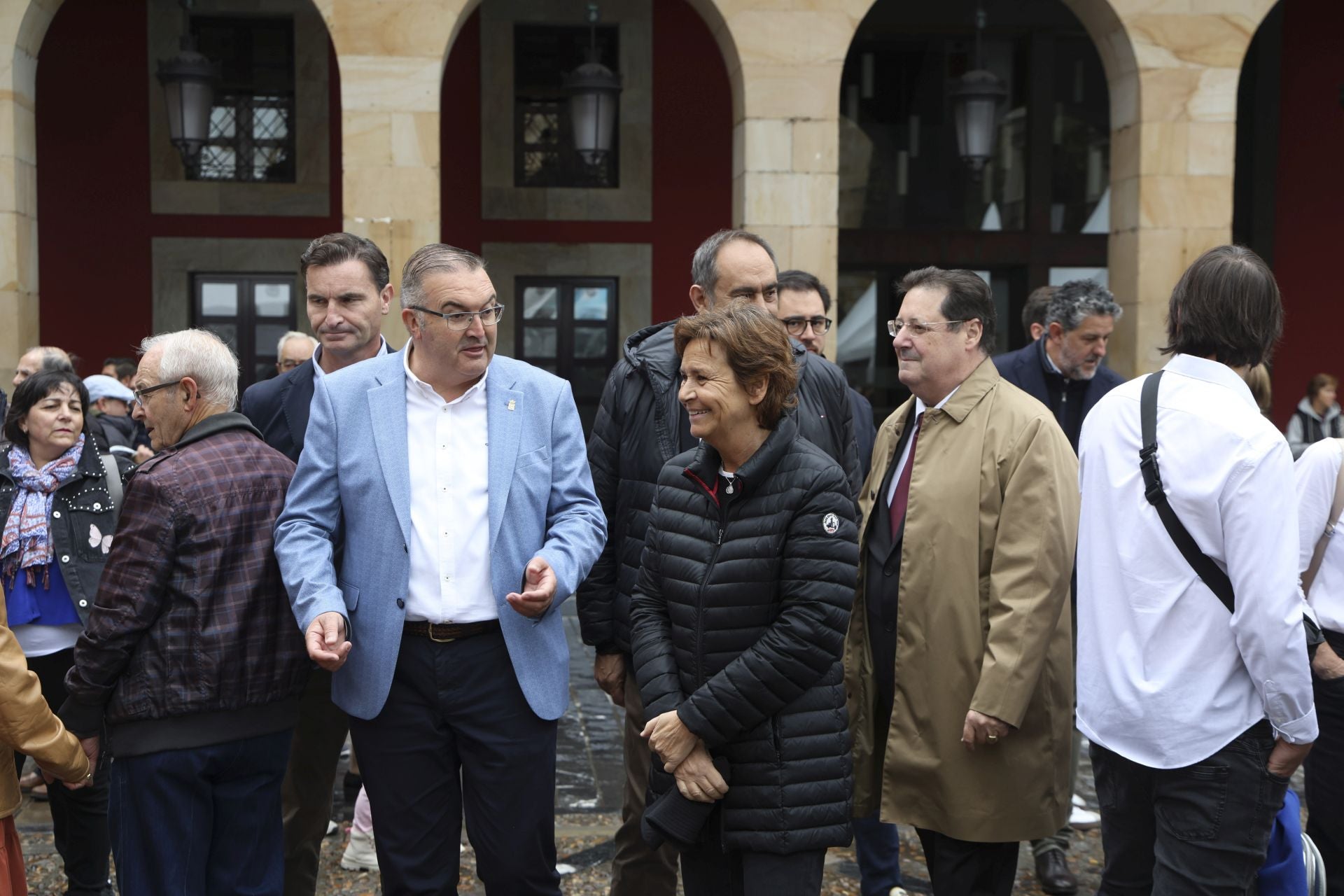 Los pendones leoneses desfilan por Gijón