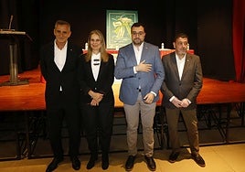 Vicente Barbón, Raquel Martín, Adrián barnón y Julio Garcia en Pola de Laviana.