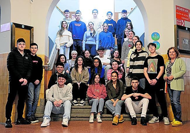 Participantes del IESDoctor Fleming en STARTinnova con su tutora.