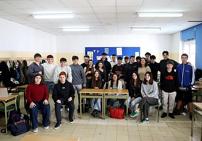 Los participantes del Colegio Santa María del Naranco Alter Vía acompañados por su tutora.