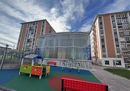 Fachada trasera de la nueva escuela de 0 a 3 años de Pola de Siero, Los Polesinos