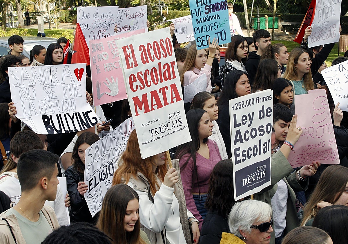 Protesta contra el acoso escolar en Oviedo.