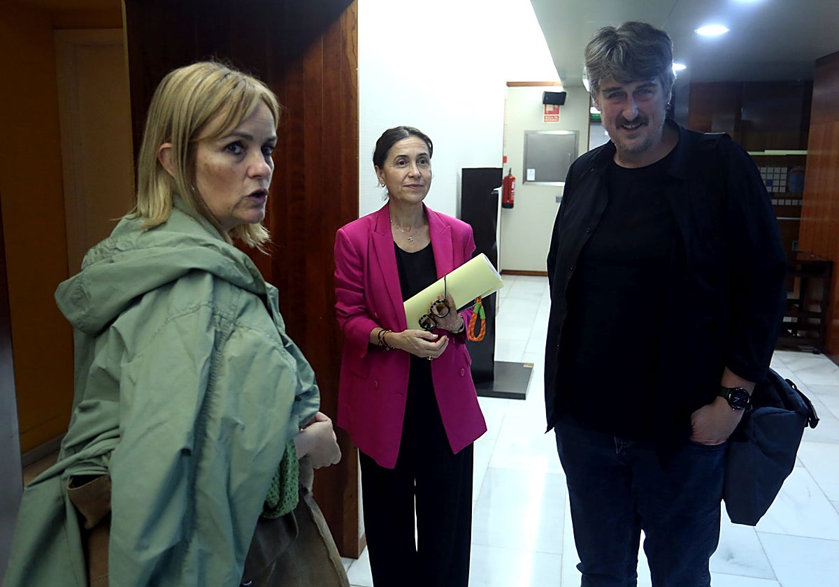 Covadonga Tomé, Dolores Carcedo y Xabel Vegas, en una imagen de archivo.