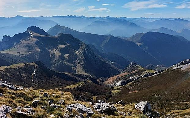 Les Xornaes del monte se cierran esta edición con una ruta por el Parque Natural de Redes. El plan es alzarse hasta el Campigüeños pero también hay opción más suave para los menos acostumbrados a caminar de forma intensa.