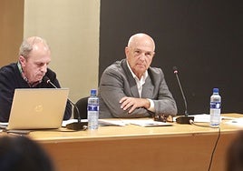 Fernando García Abella y Joaquín Pixán en el acto de ayer.